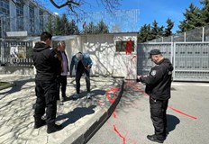 Задържаният от МВР Николай Хаджигенов предава на живо от патрулната кола