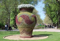 Символът на Парка на младежта Вазата отново разцъфна в