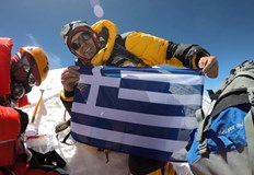 Андонис Сикарис е единственият гръцки алпинист изкачил пет от 14 те