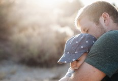 Бащите на деца до 3 годишна възраст да имат закрила от