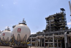 Единствената българска рафинерия е собственост на руската Лукойл а над