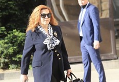 С 4 гласа за и 1 против Соня Момчилова беше