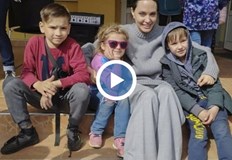 Филмовата звезда Анджелина Джоли изживява солидарно с жителите на Лвов