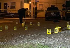 Двама непълнолетни бяха убити и най малко девет души бяха ранени