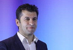 Министър председателят Кирил Петков е на посещение в Букурещ Той пристигна