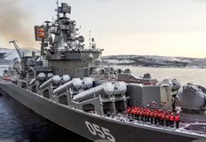 Екипажът се състои от около 500 душиПожар е избухнал на