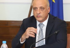 Началникът на Националната служба за охрана по закон е длъжен