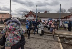 Два автобуса изпратени за евакуация на цивилни граждани от украински