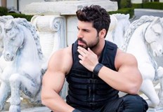 Поп фолк певецът минава през музикална трансформация и сменя чалгата