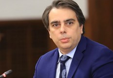 По думите му няма връзка между казусите с парите за