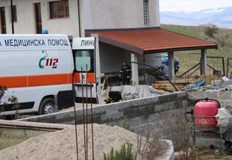 Изкопът изглежда неукрепен а вчера в Благоевград 12 часа валя