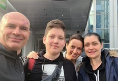 Прибирам се от Бежанския център и си лягам да си