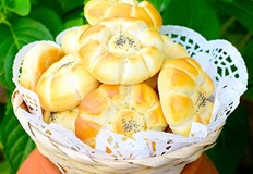 Цветница е подвижен християнски празник който се празнува една седмица преди