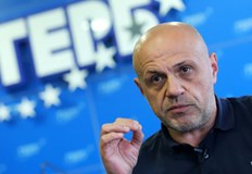 Трябва да демитологизираме последните две години и всички щуротии които