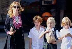 Навици които се опитват да налагат звездните родители на отрочетата