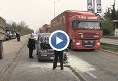 Лек автомобил попадна в катастрофа тип сандвич и се запалиИнцидентът