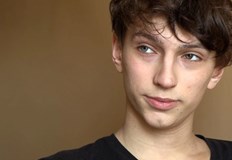 През последните две седмици 15 годишният Андрий прекарва почти цялото си