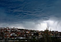 Пролетната буря разразила се следобед в Русе бе запечатана в