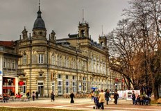 Кандидатите трябва да се представят пред журито с 2 материала