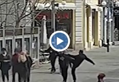 Задържаха 31 годишен мъж в Бургас за нападение над жениНа кадри