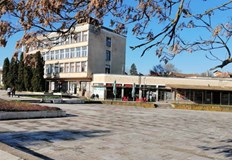 Той е обвинен за извършването на общо три престъпленияРайонен съд