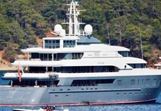 Яхта свързана с руския алуминиев магнат Олег Деприпсака е пристигнала
