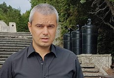 Лидерът на партия Възраждане критикува остро родните национални предатели в