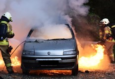 Пожар в лек автомобил са гасили тази нощ огнеборците в