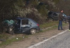 Жена и синът й от Ловеч загинаха при челен удар