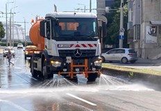 Дейностите по механизирано миене на улиците и булевардите в Русе продължаватИзпълнението е