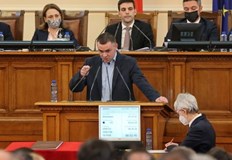 Редица политици коментираха темата със спрения руски газ за България
