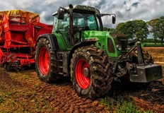 Десетилетията на неустойчиво земеделие са довели до изтощаване на почвите