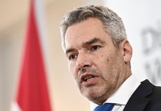 Австрийският канцлер Карл Нехамер обяви в сряда че неговото правителство