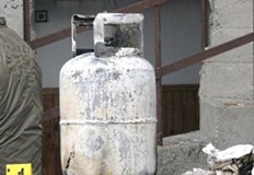 Мъж е пострадал при взрив на газова бутилка в апартамента муМъж