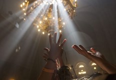 Благодатният огън от Йерусалим ще пристигне тази вечер в Русе от румънския