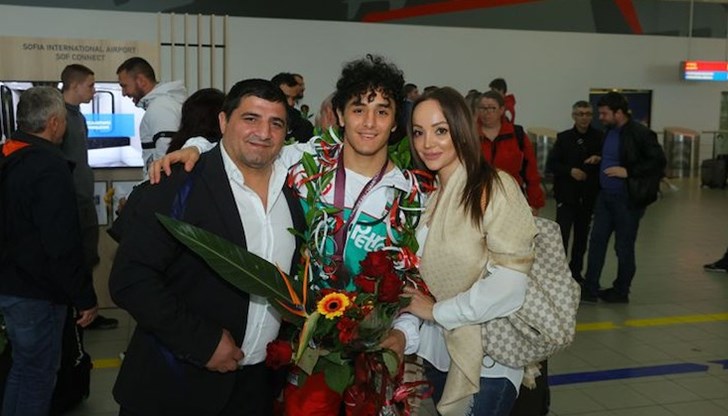 Баща му Армен бе категоричен, че с времето синът му ще подобри физическото си състояние и ще стигне до така желаното злато