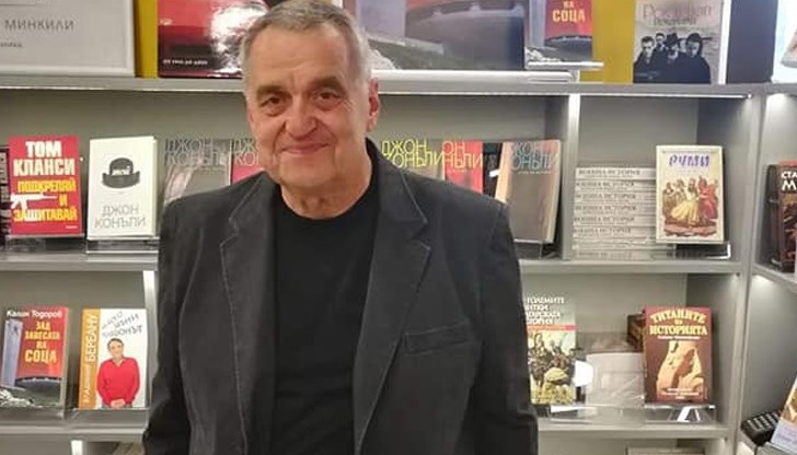 "Фирмата е собственост на министъра на транспорта Събев", разкрива писателят и журналист Калин Тодоров