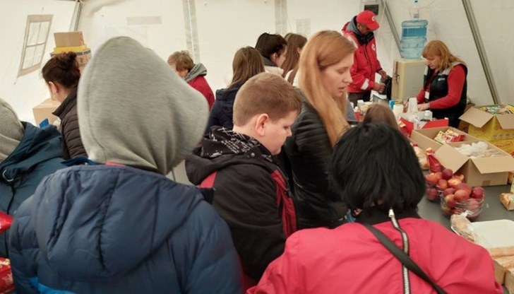 50 дни след началото на войната в Украйна България се изненадва при всеки нов автобус с бежанци