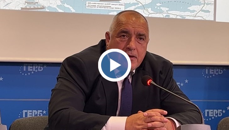 Как ще падат, те чакат парите. Чакат да разделят много пари, после ще ги вадят с полиция от кабинета