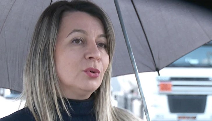 Българите, които ще пътуват по Великден към Гърция, трябва да знаят, че могат да пресекат границата само с 2 кутии електронни цигари, а не с 4 стека, както за обикновените цигари Българите, които ще пътуват по Великден към Гърция, трябва да знаят, че могат да пресекат границата само с 2 кутии електронни цигари, а не с 4 стека, както за обикновените цигари