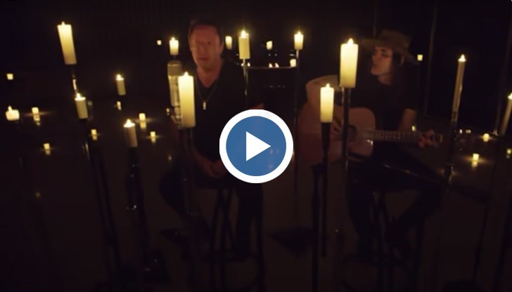 Единственият път, в който Джулиан е казвал, че ще изпълни песента, е за "края на света"