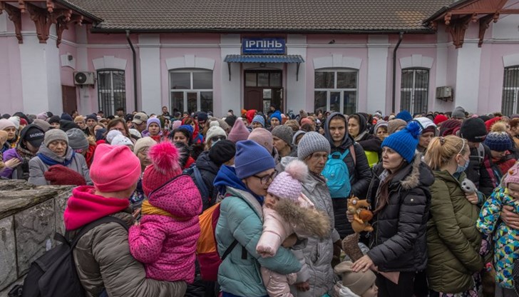 България е на път да се посрами, ако не успее да реши проблема с настаняването на украинските бежанци
