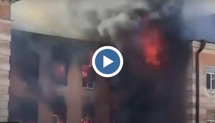 По първоначални данни има загинали най малко 5-ма, а ранените са 25. А по информация на Спешната помощ на Твер починалите са 20 души