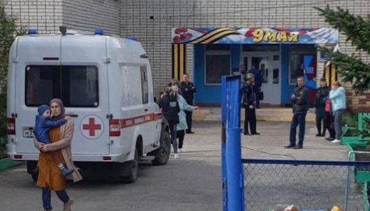 Въоръжен мъж застреля учителка и две деца в детска градина в Русия
