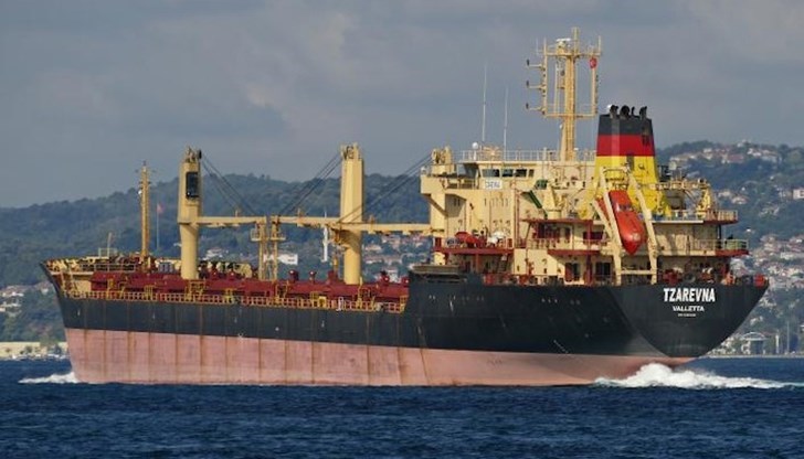 "Проблемът е, че има 260 метра от кораба до оградата. В тези 260 метра има скривалища, където има бойни действия. И тази сутрин е имало стрелби", каза Кирил Петков "Проблемът е, че има 260 метра от кораба до оградата. В тези 260 метра има скривалища, където има бойни действия. И тази сутрин е имало стрелби", каза Кирил Петков