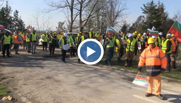 Липсата на пари за пътища в Русенско изкара на протест фирмите