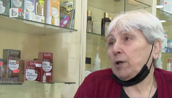 Месечната сметка за лекарства в домакинството на Стефка Стефанова е над 200 лева. Тя се надява по-ниският данък добавена стойност да облекчи месечния ѝ бюджет