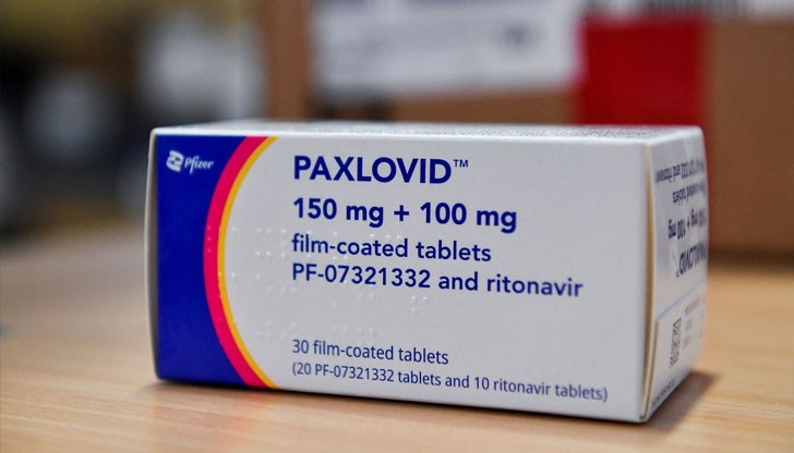 Новата препоръка се основава на резултатите от две проучвания, включващи почти 3100 пациенти, които показват, че Paxlovid намалява риска от хоспитализация след заразяване с ковид с 85%