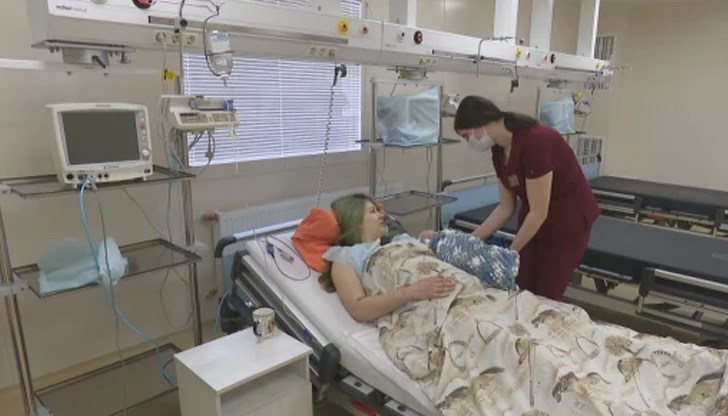 Докато мъжете са в опасност на фронта, жените на Украйна раждат деца и дават нов смисъл на живота