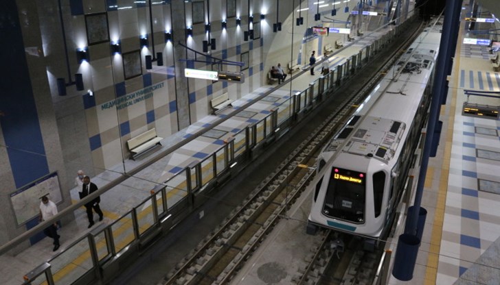 Метрото разполага със собствена вентилационна и електрическа система, както и със санитарни възли и питейна вода за такива ситуации Метрото разполага със собствена вентилационна и електрическа система, както и със санитарни възли и питейна вода за такива ситуации